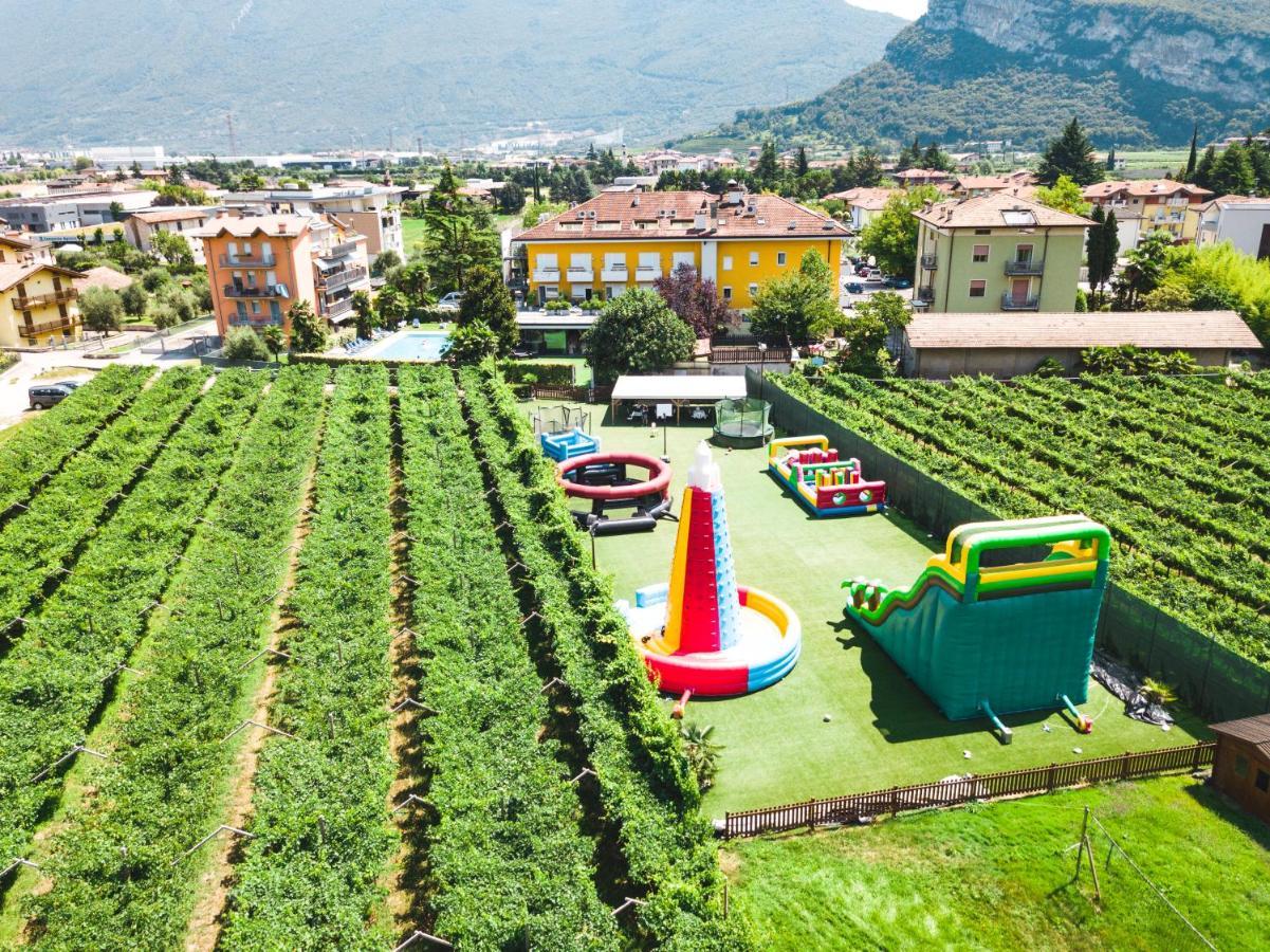 Appartamento Campagnola Mansardato Riva del Garda Bagian luar foto